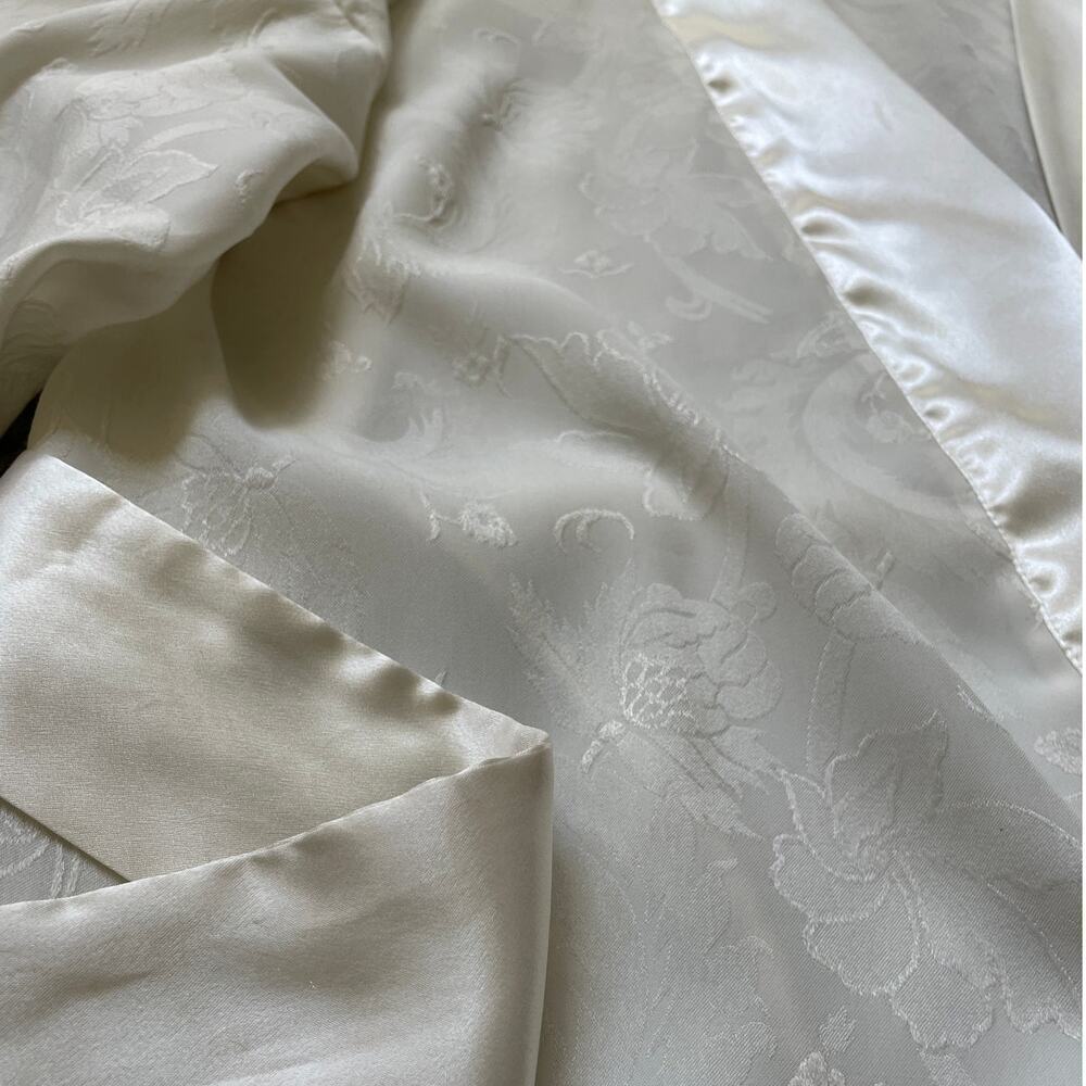Victoria’s Secret Vintage Ivory Satin Robe | Kimono Style, Bridal, Gold Label OS - Picture 4 of 5